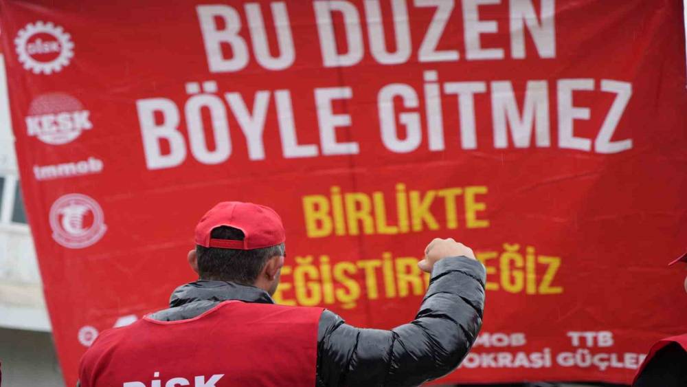 İş&ccedil;i ve emeğin kenti Kocaeli&rsquo;de 1 Mayıs halaylarla kutlandı
