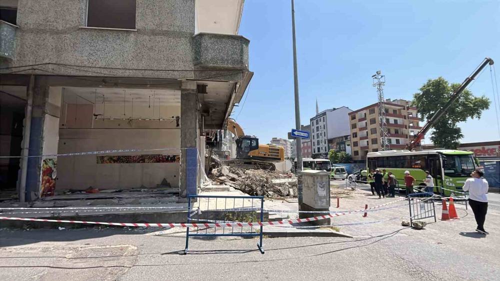 Gebze’de 4 kişinin öldüğü facianın ardından boşaltılan 22 ri