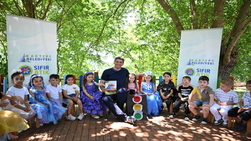 Kartepe’de miniklerden geri dönüşüm defilesi