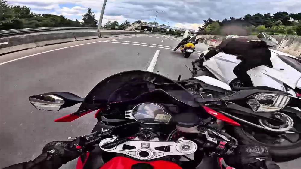 Yol değil, tuzak: 3 motorcunun yaralandığı kazanın yeni görüntüleri ortaya çıktı
