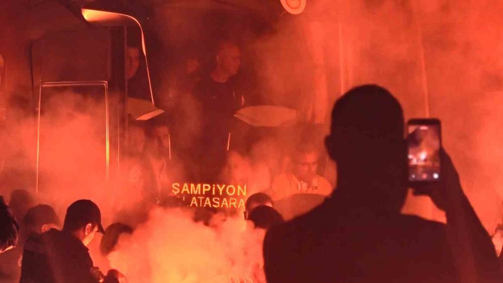 Galatasaray, Kocaeli’de coşkuyla karşılandı
