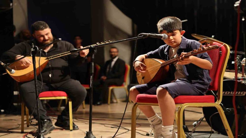 K&ouml;rfez&rsquo;de sanat merkezi kursiyerlerinden yıl sonu konseri
