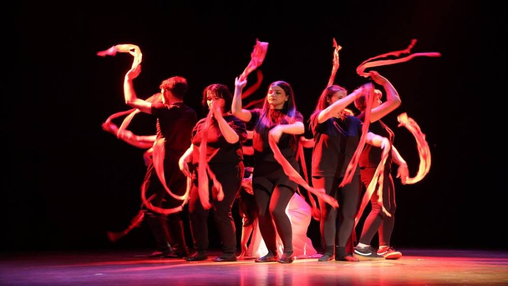 KO-MEK kursiyerlerinden teknoloji bağımlılığına mizahi eleştiri