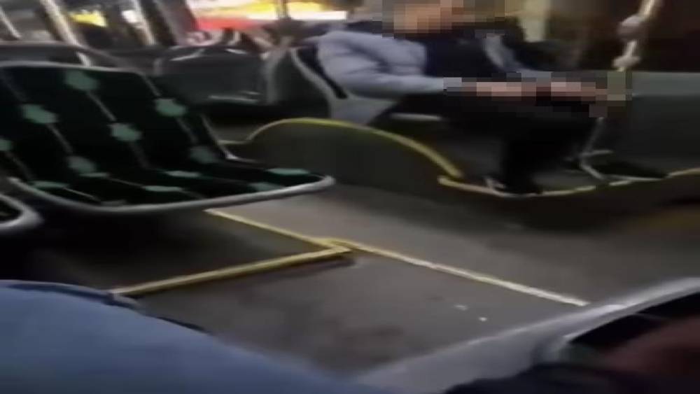 Halk otob&uuml;s&uuml;ndeki uygunsuz davranış kamerada
