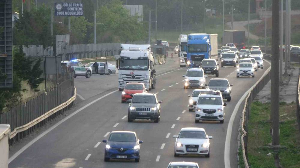 Kocaeli&rsquo;de mesai bitimiyle TEM&rsquo;de hareketlilik başladı
