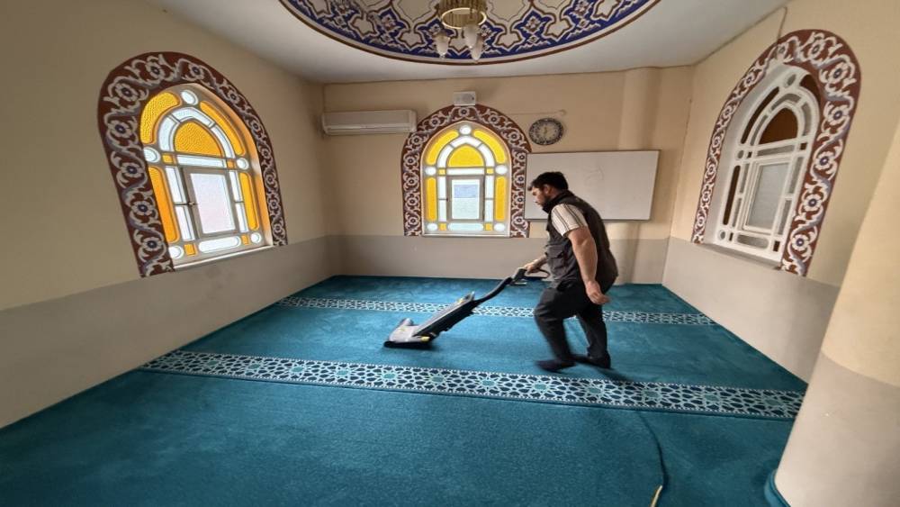 Kartepe&rsquo;de camiler Kurban Bayramı &ouml;ncesi ibadete hazırlanıyor
