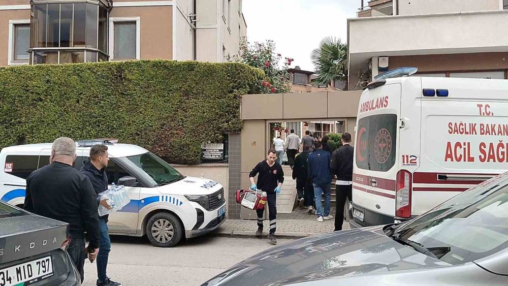 Kocaeli&rsquo;de silahlı saldırıya uğrayan iş adamı hayatını kaybetti, zanlı intihar etti
