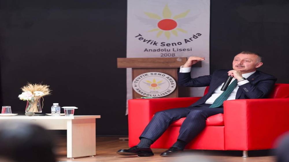Liseli &ouml;ğrenciler sordu Başkan B&uuml;y&uuml;kakın cevapladı
