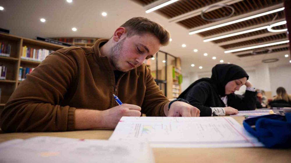 K&uuml;t&uuml;phanelerin &ccedil;alışma g&uuml;nlerine sınav ayarı
