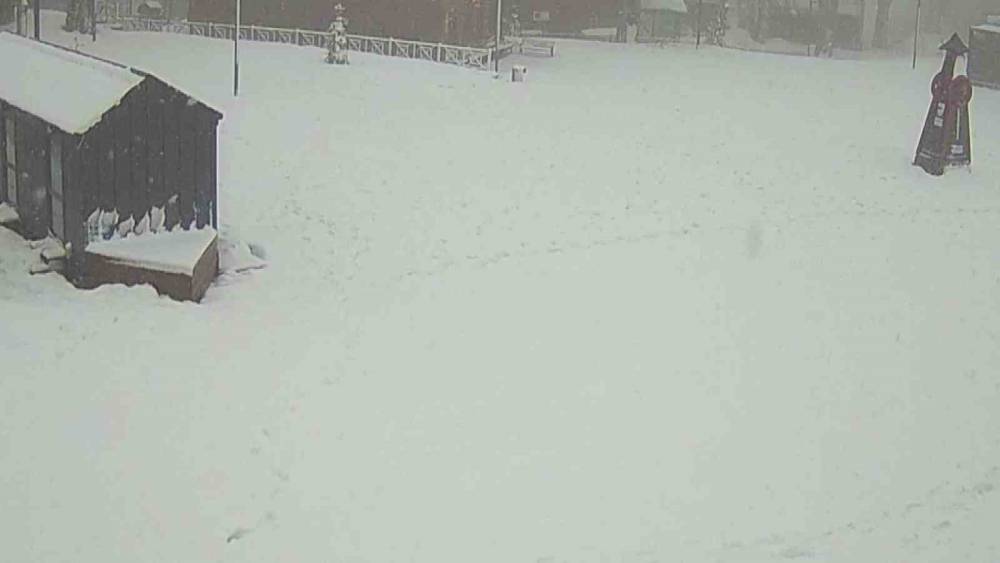 Nisan öncesi Kartepe’de kar sürprizi