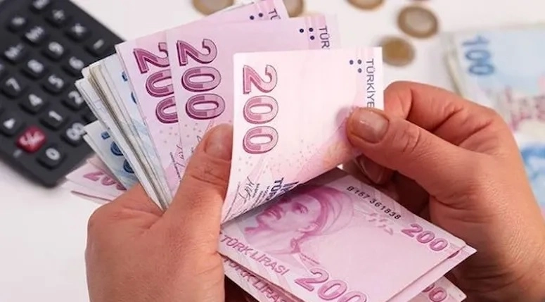 Bankalar, emekliler i&ccedil;in kesenin ağzını a&ccedil;tı!