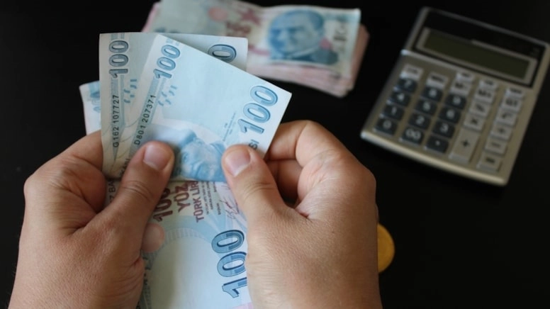 &Ccedil;ift işyerinde &ccedil;alışan iş&ccedil;iler i&ccedil;in işsizlik &ouml;deneğinde 'hakkaniyet' kararı