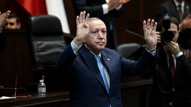 Cumhurbaşkanı Erdoğan'dan iki milletvekiline konuşma yasağı