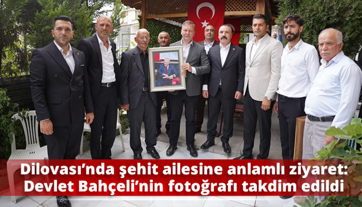 Dilovası&rsquo;nda şehit ailesine anlamlı ziyaret: Devlet Bah&ccedil;eli&rsquo;nin fotoğrafı takdim edildi