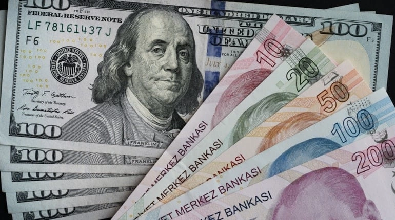 Dolar rekor kırdı, Euro y&ouml;n&uuml;n&uuml; yukarı &ccedil;evirdi