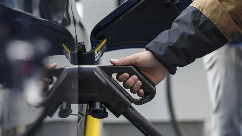 Elektrikli aracını doğru saatlerde şarj edenler daha az ödeyecek!