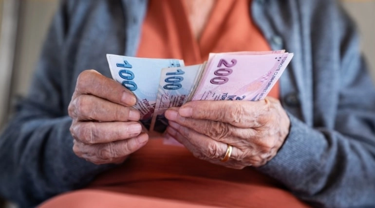 Emekli maaşlarında zamlı &ouml;deme takvimi ortaya &ccedil;ıktı