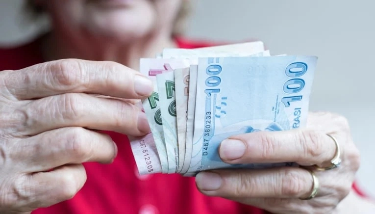 Emeklilerin bayram ikramiyesi ve &ouml;deme takvimi netleşiyor