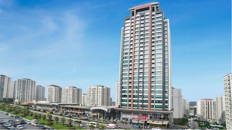 İstanbul'un 26 katlı oteli rekor fiyata satışta!