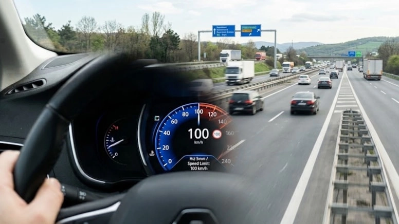 Otoyollarda 100 km/s hız sınırı &ouml;nerisi ortalığı karıştırdı!