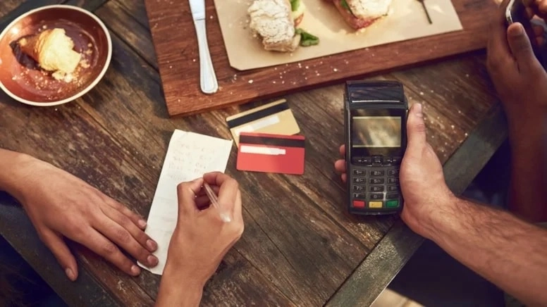 Restoranlarda artık o &uuml;cret &ouml;demesi zorunlu değil!