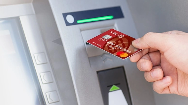 &Uuml;nl&uuml; banka T&uuml;rkiye'deki 5 şubesini kapatıyor