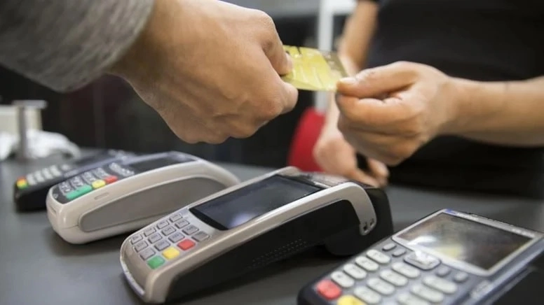 Vatandaşın bankalara olan borç yükü artıyor