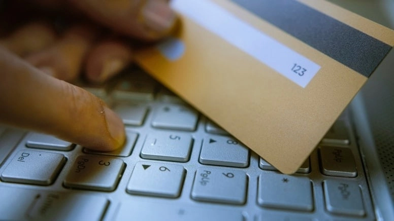 Yurtdışı alışverişinde kartlı harcama rekoru kırıldı!