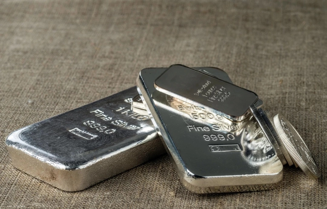 Zayıflayan dolar ve Orta Doğu gerilimi kıymetli metalleri u&ccedil;urdu!